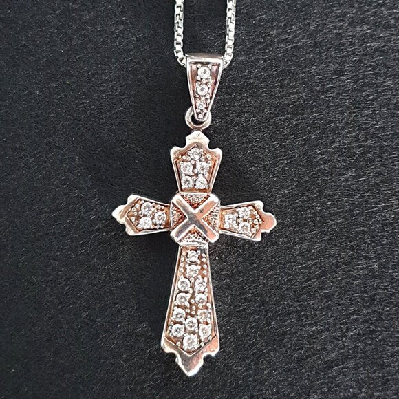Bold Vintage 925 Sterling Silver CZ Crucifix Pendant & Box Chain Necklace - Picture 3 of 12